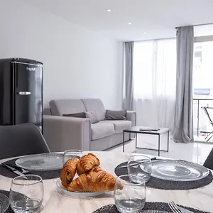 modern-maubourg-50m-plage-clim-terrasse.fr-provencehotel.com/